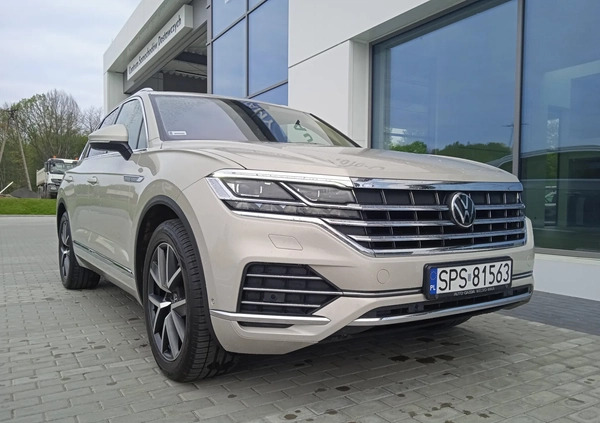 Volkswagen Touareg cena 289000 przebieg: 104890, rok produkcji 2021 z Wyszogród małe 631